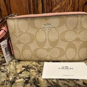 NWT Double Corner Zip Wristlet In Signature Coated Canvas - BLUSH/KHAKI
